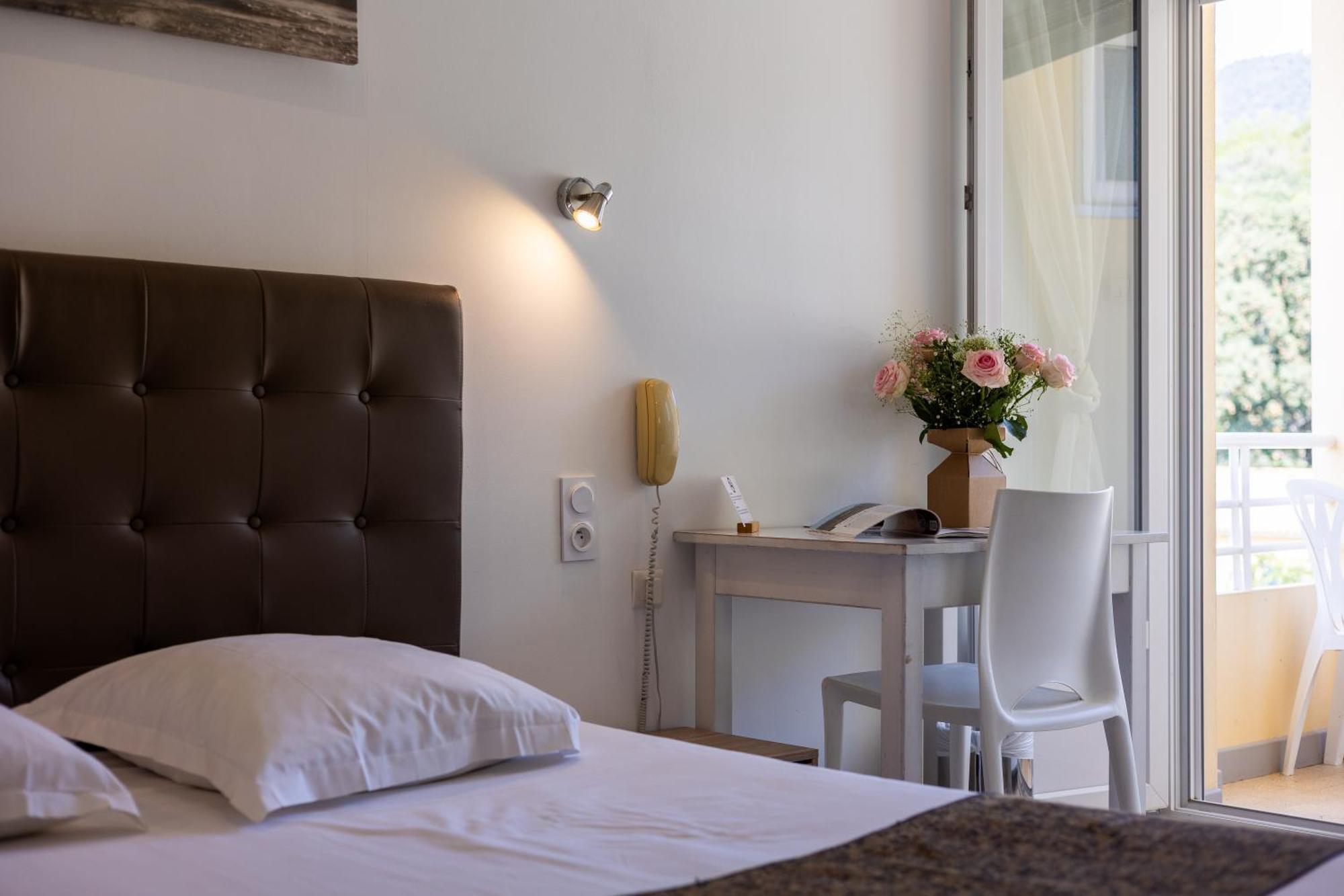 Cap Negre Hotel เลอลาวองดูว์ ภายนอก รูปภาพ